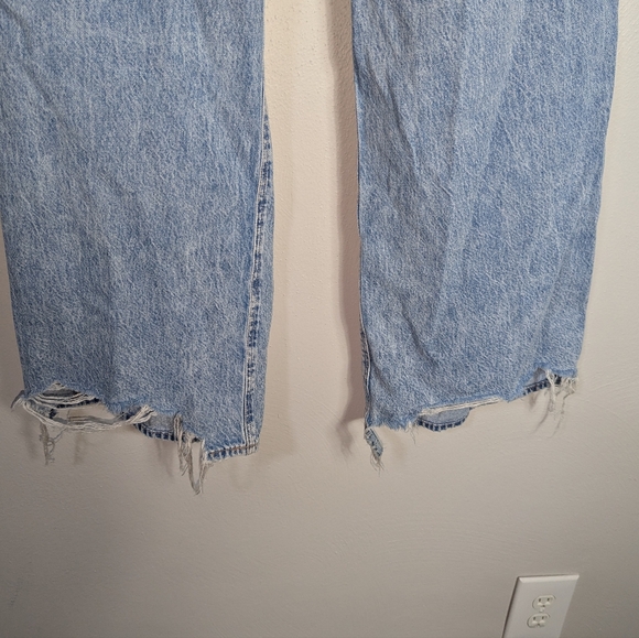 8 American Eagle Super High-Rise Baggy Wide Leg Distressed Jeans - Picture 5 of 8